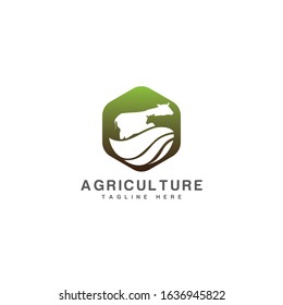 Farm concept logo template. Label for natural farm products. color logotype isolated on black background. Vector illustration.