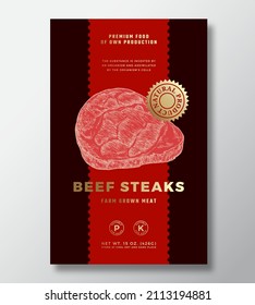 Farm Grown Beef Steak Abstrakte Vektor Packaging Label Design Template. Modernes Typografie-Banner, handgezeichnetes Fleisch Skizze Silhouette. Farbpapier-Hintergrundlayout mit goldener Folie. isoliert