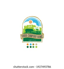 vectores de logo de granja con cerdo, pollo, vaca, cordero, iconos de piedra rocosa y hermosa naturaleza en el fondo