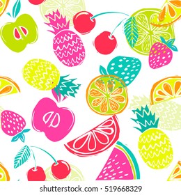 Fashion Girlish funny wallpapers. Seamless pattern with yellow pineapples, juicy strawberries and oranges on white background. Bright summer fruits illustration. Fruit mix design for fabric and decor.