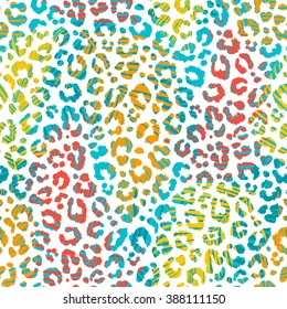 Fashionable seamless palm leaves pattern background. Colorful leopard exotic animal print. Vector pattern.
