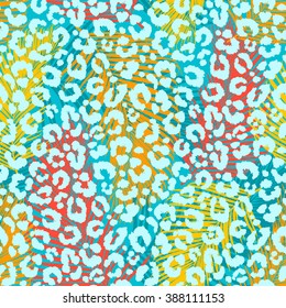 Fashionable seamless palm leaves pattern background. Colorful leopard exotic animal print. Vector pattern.