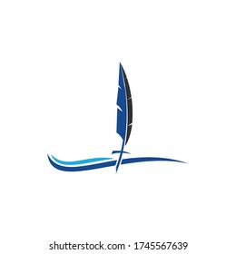 Feather christian Cross Logo Design. Konzept des christlichen Kirchenlogos.