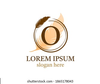 Feather Letter O Icon Design, Vektordesign Concept Circle Feder mit Brief für Erstluxus Business, Firma, Rechtsdienst, Notar, Boutique und mehr Markenidentität.