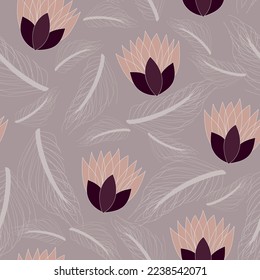 Feathered Lotus. Vektor beige nahtlose Muster. Große Lotusblumen schwebend zwischen halbtransparenten Federn auf beigem Hintergrund. Teil der Sammlung von Epiphany von Last Island Art.