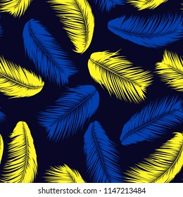 Feathers Seamless Pattern. Tropical Background. Jungle Foliage in Pastel Color Design. Abstract Exotic Wallpaper with Palm Leaves. Pink Feathers for Design, Cloth, Fabric, Textile. EPS10 Vector.