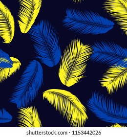 Feathers Seamless Pattern. Tropical Background. Jungle Foliage in Pastel Color Design. Abstract Exotic Wallpaper with Palm Leaves. Pink Feathers for Design, Cloth, Fabric, Textile. EPS10 Vector.