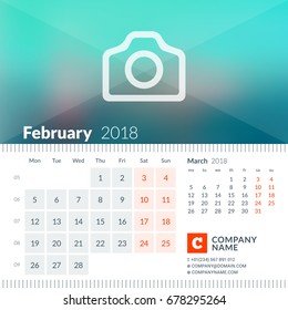 Febrero de 2018. Calendario para el año 2018. La semana empieza el lunes. 2 meses en la página. Plantilla de impresión de diseño de vectores con información de ubicación para fotografía e información de la empresa