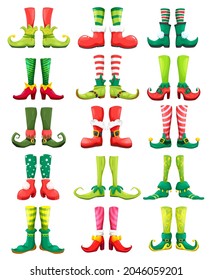 Pies de elfo de Navidad, leprechaun, gnome, hadas y enanos con zapatos vectores de dibujos animados o botas graciosas con campanas, medias a rayas, medias y hebillas. Diseño de interfaz de usuario de juegos de navidad y de hadas