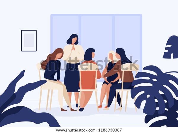 Personajes femeninos sentadas en sillas de círculo y hablando entre ellas. Terapia grupal, reunión psicoterapéutica o ayuda psicológica para mujeres. Ilustración vectorial colorida en estilo plano moderno.