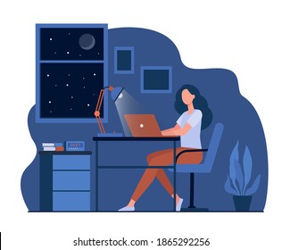 Diseñadora que trabaja a altas horas de la noche en la ilustración de un vector plano de habitación. Estudiante de caricatura usando computadora portátil por la noche y sentado en el escritorio. Concepto de oficina en el hogar y lugar de trabajo