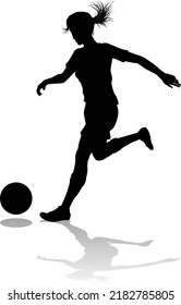 Eine weibliche Fußballspielerin in Silhouetten