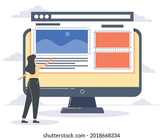 weiblicher Web-Designer auf dem Desktop
