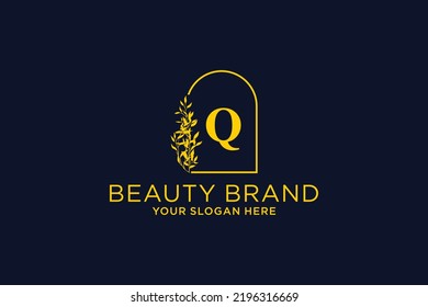 feminine floral letter Q. beautiful caligraphic monogram flourish leaf boutique logo vector template stock illustration
