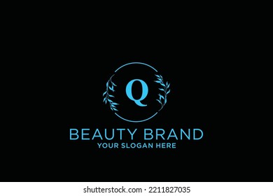 feminine floral letter Q. beautiful caligraphic monogram flourish leaf boutique logo vector template stock illustration
