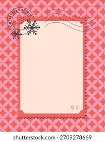 Fondo festivo de Navidades de estilo postal con un marco decorativo con bordes festoneados, patrón geométrico rosa y rojo, copos de nieve y un sello de vacaciones circular. Espacio en blanco en el centro.