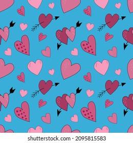 Festliche nahtlose Muster für Valentinstag mit roten und rosafarbenen Herzen. Vektorgrafik auf blauem Hintergrund. Für die Gestaltung der Umhüllungen der Verpackung von Textil-Postkarten Taschen.