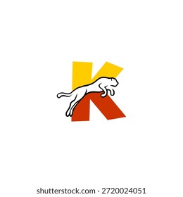 Stark Tiger springende Buchstabe K-Logo. Perfekt für wettbewerbsfähige Teams, extreme Marken und leistungsstarke Logo-Visuals