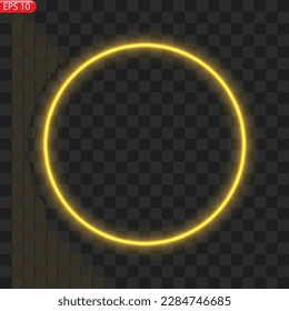 Los círculos de la luz intensa brillan, brillan brillantemente dorado
