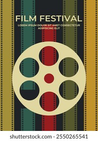 Design de pôster festival de cinema com tiras de filme colorido. Conceito de cinema cinematográfico. Ilustração vetorial