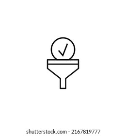Concepto de filtración. Cartel del vector dibujado con líneas negras. Símbolo moderno de estilo plano adecuado para anuncios, libros, artículos, sitios web, aplicaciones. Icono de línea de marca de verificación dentro del embudo o vorágine 