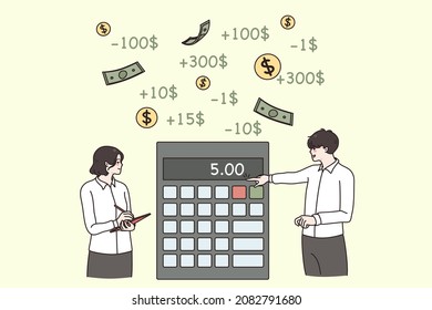 Datos financieros y concepto de cálculo. Hombres y mujeres asiáticos positivos haciendo paro y calculando los gastos y la situación financiera ilustración vectorial 