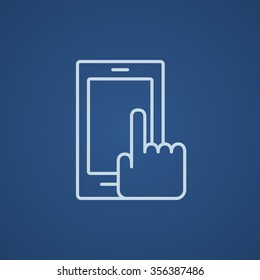 Dedo señalando el icono de la línea de teléfono inteligente para web, móvil e infografía. Icono azul claro del vector aislado en fondo azul.