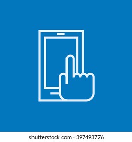 Dedo apuntando al icono de la línea de teléfono inteligente.