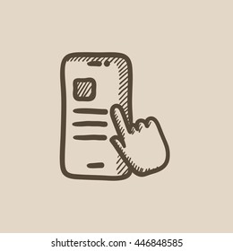 Icono de esbozo del vector del smartphone con toque de dedo aislado en segundo plano. Dibujo mano Dedo tocando el icono del smartphone. Un dedo tocando el icono de esbozo del smartphone para infografía, sitio web o aplicación.