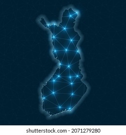 Mapa de red de Finlandia. Mapa geométrico abstracto del país. Conexiones digitales y diseño de telecomunicaciones. Red de Internet brillante. Elegante ilustración vectorial.