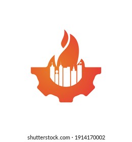 Plantilla de diseño del logotipo del vector de la ciudad del fuego. Edificios y fuego con diseño de iconos de ruedas Cog.