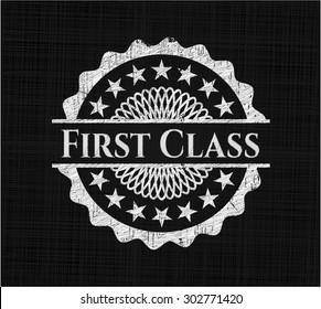 Emblema de pizarra de primera clase escrito en una pizarra