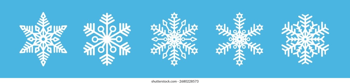 Cinco flocos de neve brancos sobre um fundo azul. Flocos de neve de diferentes formas. Um elemento do Natal e Ano Novo, um símbolo do inverno. Vetor EPS 10