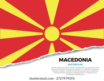 Bandera de Macedonia del Norte. Creativo efecto de borde de papel rasgado sobre fondo transparente con irregularidades irregulares. Una apariencia tridimensional con sombras realistas, como si hubiera sido rasgada para revelar una superficie blanca debajo