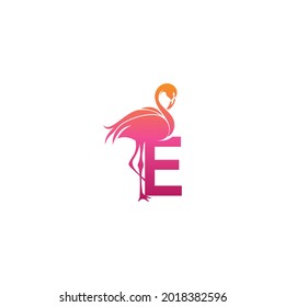 Icono de pájaro Flamingo con letra E Modelo de diseño de vector de logotipo