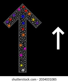 Icono de destello de flecha hacia arriba de malla de destello con manchas de luz. La constelación vectorial iluminada se crea a partir del icono de flecha hacia arriba. Cortar la flecha de dirección hacia arriba de la canal sobre un fondo negro.