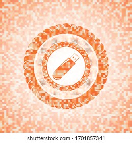 icono de la unidad flash dentro del emblema de mosaico naranja