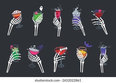 Vetor de desenho animado plano conjunto de mãos esqueleto segurando bebidas de Halloween. Coquetéis de festa assustadores com decorações assustadoras. Bebidas festivas, design de celebração de feriado, menu de bar, visuais sazonais