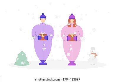 Flaches Pärchen in Winterkleidung mit Geschenken in Händen nahe Weihnachtsbaum und Schneemann. Frohes neues Jahr Thema. Cute Cartoon-Figuren. V