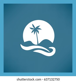 Icono plano. Palmera al fondo de un gran sol. Vacaciones, vacaciones en la playa. Ola y palmera.