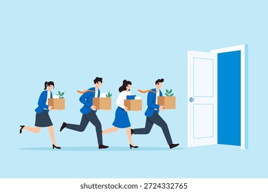 Ilustración plana del personal que lleva cajas corriendo a través de la puerta abierta que simboliza la renuncia masiva, la rotación de la fuerza laboral y la salida de los empleados de la empresa