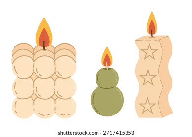 Colocación plana de velas en varias Formas. Ilustración de Elementos de iluminación decorativos acogedores, dibujados a mano.