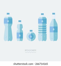  Estilo plano. Conjunto de botellas de agua. Iconos. Utilícelo para tarjeta, póster, folleto, banner, diseño web. Eps10