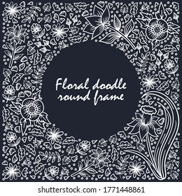 Borde del marco del doodle decorativo floral