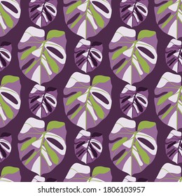Floral exótica sin costuras con siluetas de monstera. Hojas tropicales y fondo en paleta morada y verde. Excelente para papel de pared, textil, papel envolvente, impresión de tela. Ilustración vectorial.
