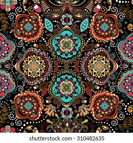 Floral seamless pattern in paisley style