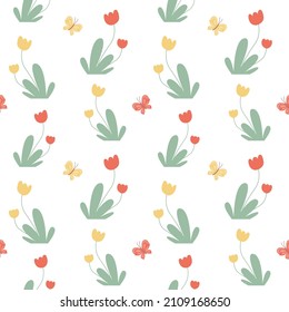 Patrón floral sin fisuras con flores de dibujos animados de verano y mariposas.