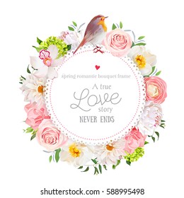 Tarjeta redonda vectorial floral con peones blancos, rosa y ranunculus, dahlia, flores de clavel, hortensias verdes, plantas mixtas y un bonito pájaro ladrón. Todos los elementos son aislados y editables.