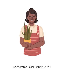 Mujer florista con flores en maceta, aislada muchacha afroamericana con olla de flores. Caricatura femenina vectorial de caricatura plana, caricatura en las manos. Jardinería y cultivo del follaje en maceta de flores en casa o tienda