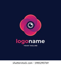 flower lens logo. with circle flower shape and gradient red and purple logo. lens diaphragm logo illustration
